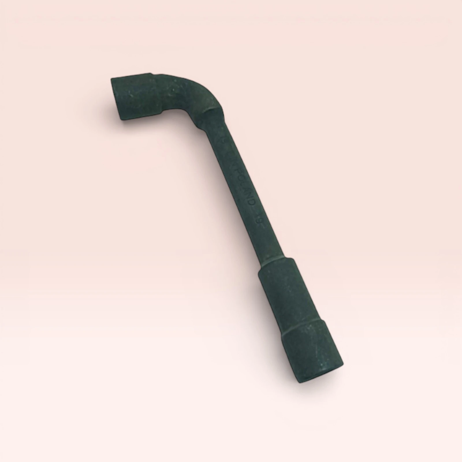 مفاتيح يدوية متنوعة